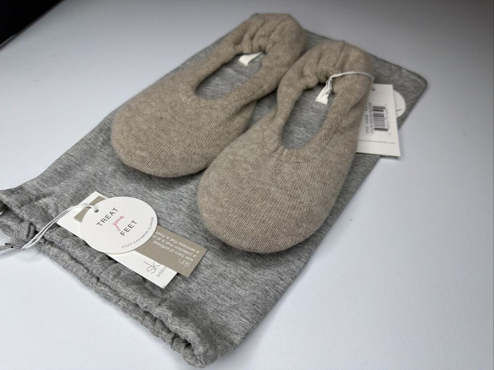 Skin Worldwide Womens Cashmere Mocha Ballet Style Slipper with Bag Small 5-6 NEW